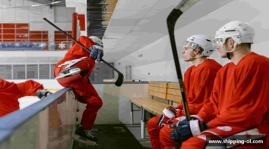 风雨同舟，共创辉煌！